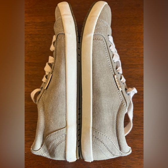 Taos Star Retro Shoe Women 8.5
Brown Canvas Lace Up Arch Support Walking Sneaker - Picture 10 of 14